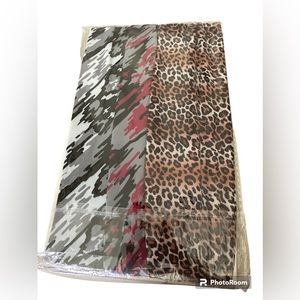 Set of three headbands elastic on the back